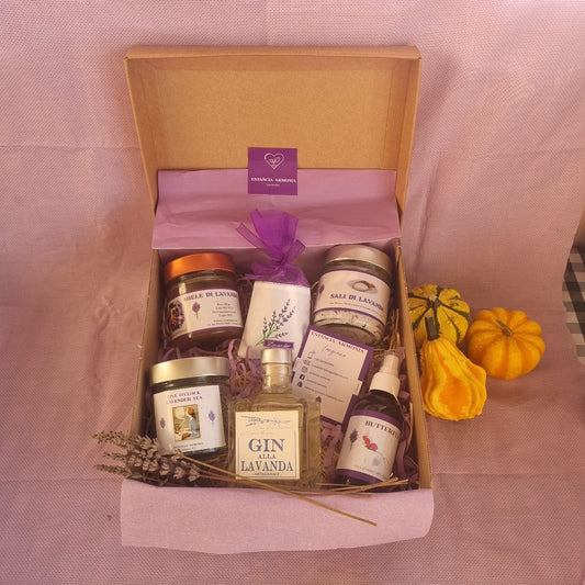 15. Christmas Box "Friend’s"